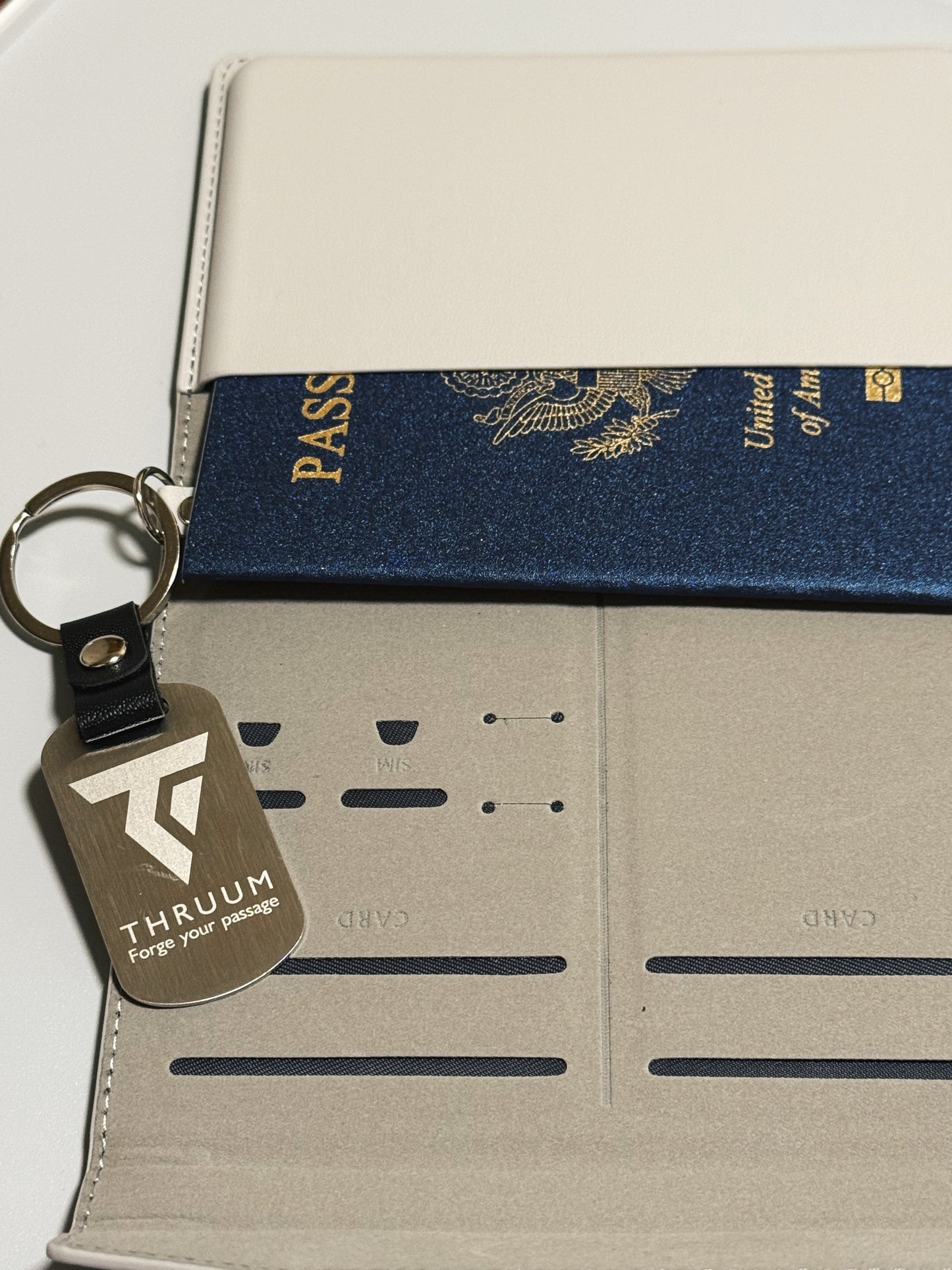 THRUUM Travel Passport Holder